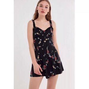 Urban Outfitters Womens  Black Floral Sleeveless Button Down Romper Size XS